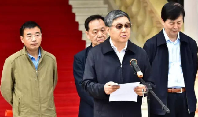 林業(yè)與應對氣候變化國際培訓中心和森林療養(yǎng)國際培訓中心在云南騰沖高黎貢國際健康旅居小鎮(zhèn)舉行揭牌儀式